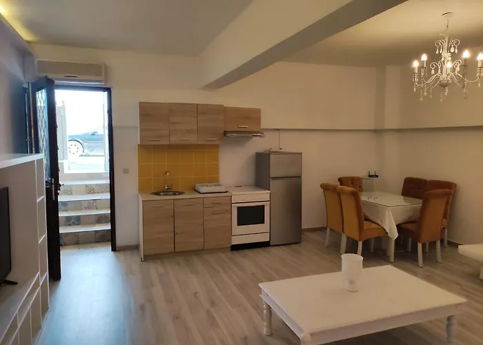 Superior Chic Family Apartment